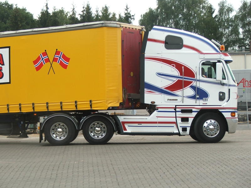 Freightliner Hakull001.jpg