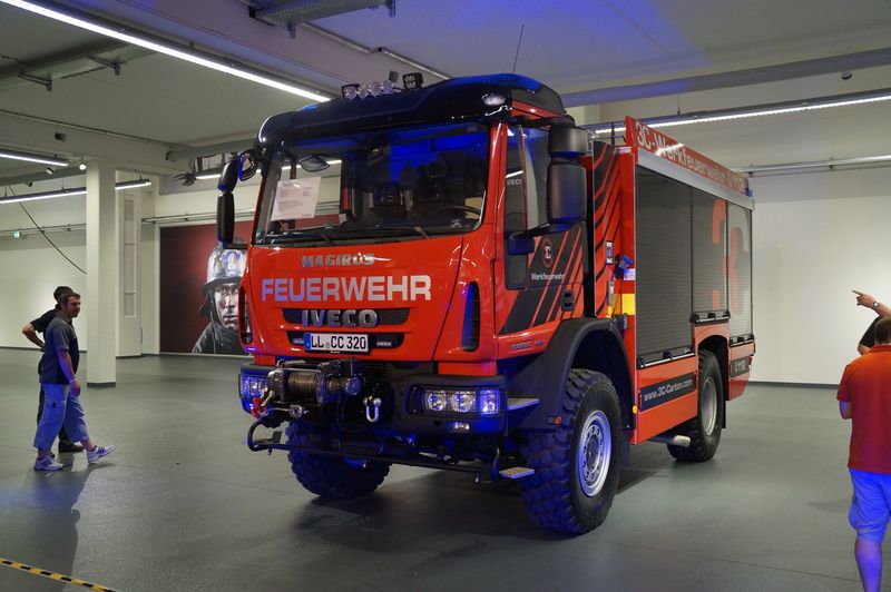  Iveco-EuroCargo-150E30W-TLF4000-WF3CCarb
on_20140613_004.jpg