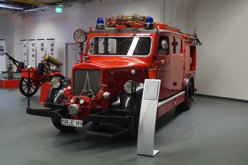  HansLLoyd-SonderfgstHL-BJ1936-KS15LK-exG
erabronn-SchwäbischHall_20140613_004.jpg