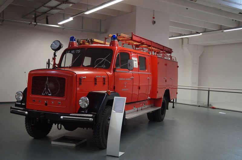  Magirus-150D10A-BJ1965-LF16TS-exOberreut
e-OCM_20140613_001.jpg