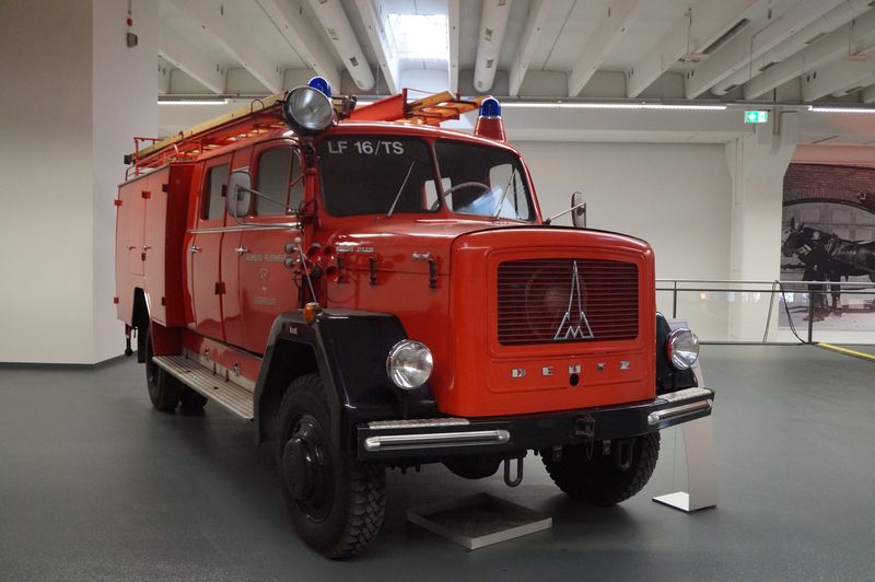  Magirus-150D10A-BJ1965-LF16TS-exOberreut
e-OCM_20140613_003.jpg