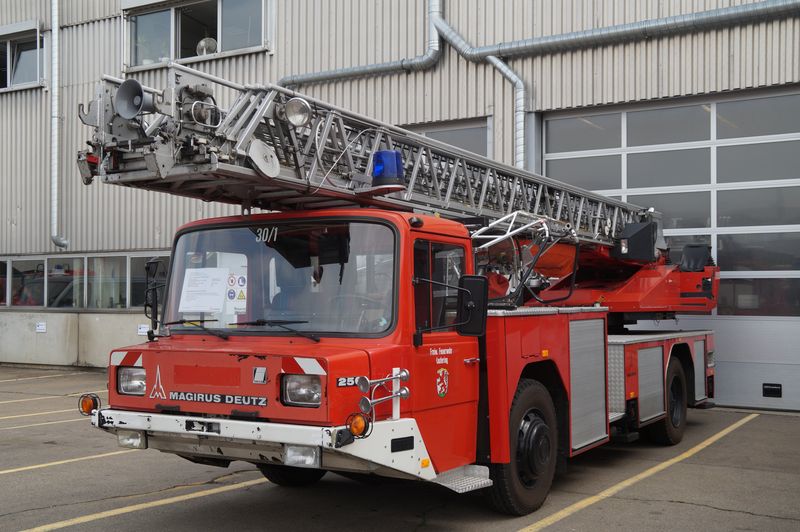  Magirus-256D12-BJ1982-DLK12-12-exKauferi
ng-OCM_20140613_004.jpg