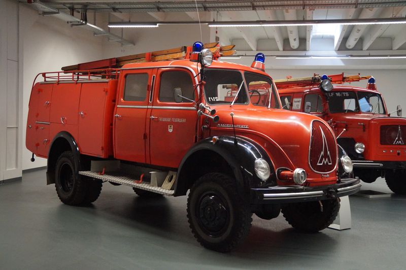  Magirus-Merkur125A-BJ1957-TLF16-exWeisse
nburg-OCM_20140613_002.jpg