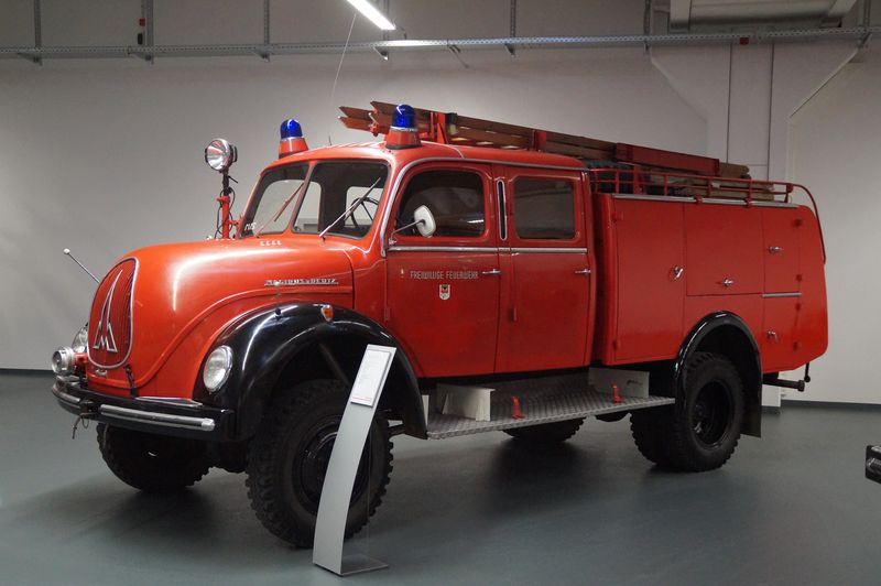  Magirus-Merkur125A-BJ1957-TLF16-exWeisse
nburg-OCM_20140613_004.jpg