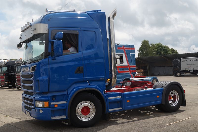 Scania-R500-blau_20140705_001.jpg