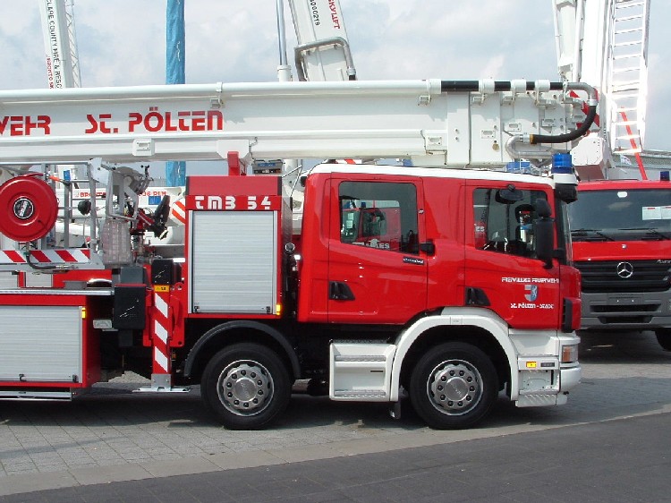 Scania 124-420 4 Achs HS Kabine.jpg