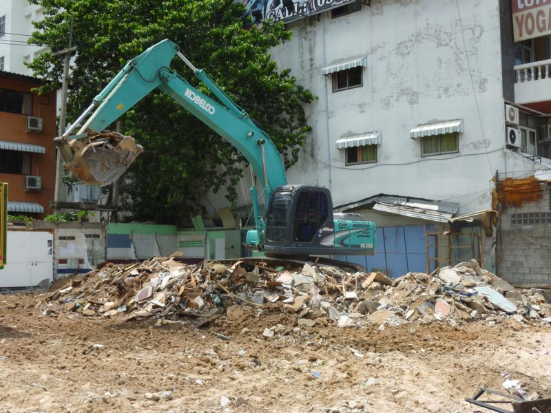 K800_Kobelco SK 200 Thailand 1.jpg