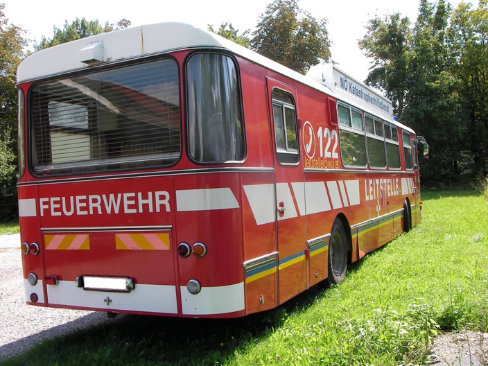 Gräf&Stift Feuerwehrbus Bild 2.jpg