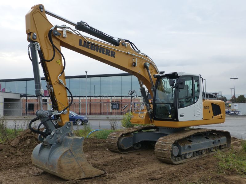 Liebherr R 922 2.jpg