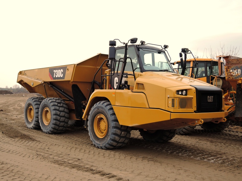 Cat 730 C (2).jpg