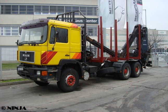 MAN_26.422_6x4_HR_vzadu_01.jpg