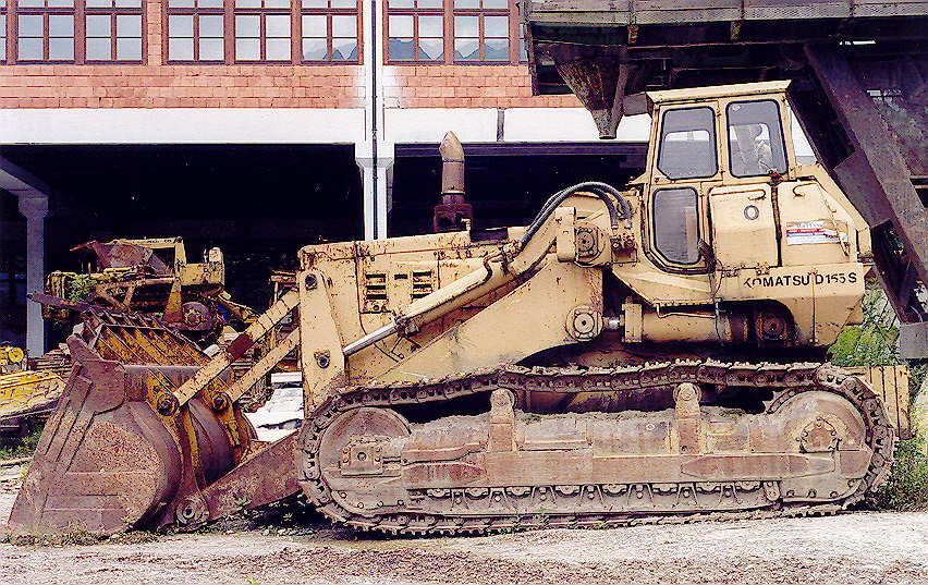 Komatsu D155S-1 Pala cingolata Attachment