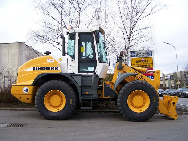 Liebherr L 524, 2007.jpg