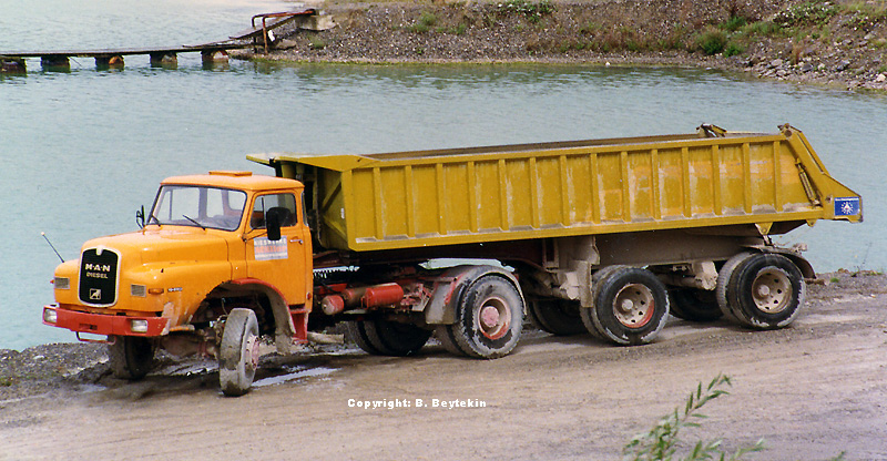 MAN_Hauber_Sattelkipper_1.jpg