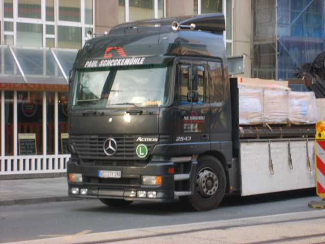 S5000779.jpg