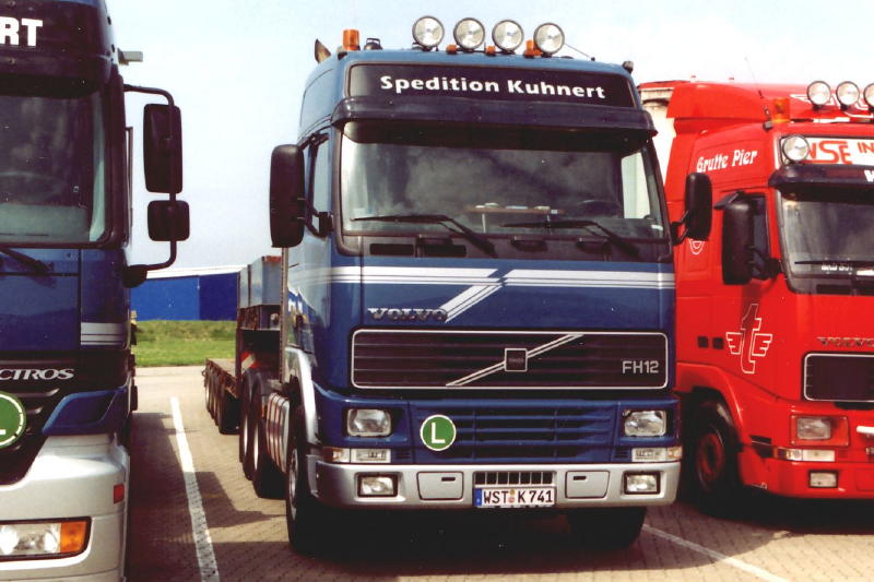 Kuhnert Volvo FH12 TiSz (2).jpg