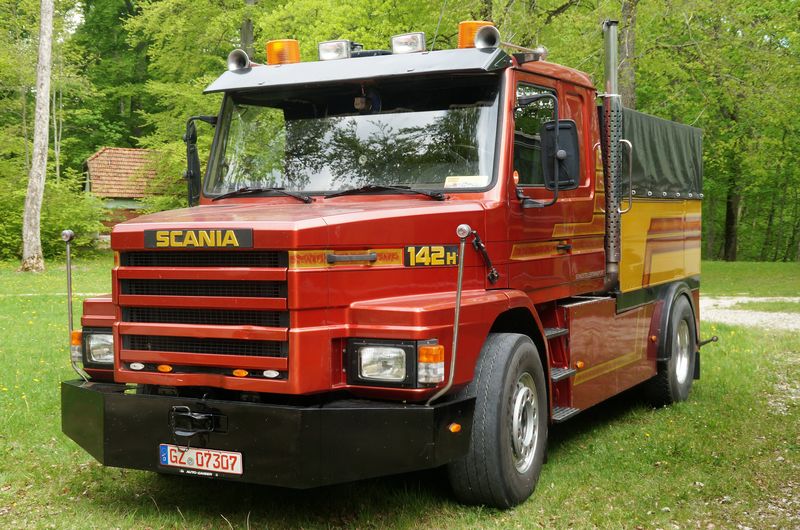  Scania-142Hxxx-BJxxxx-Schausteller_20150
509_001.jpg