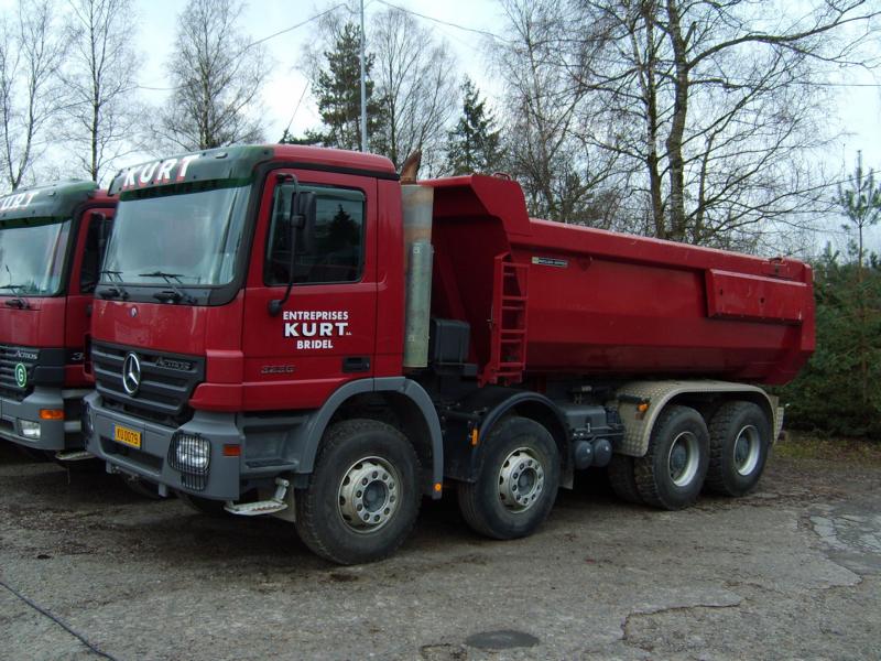 Mercedes-Benz Actros 3236-001.jpg