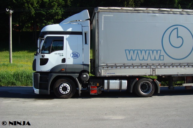 Ford_Cargo_1846_4x2_NT_04.jpg