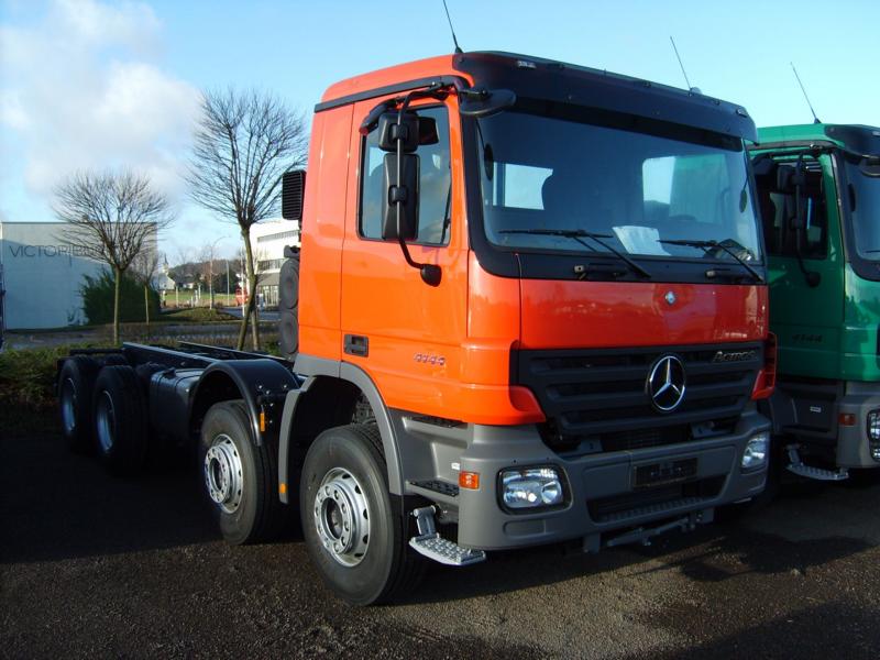 Mercedes-Benz Actros 4144-02.jpg