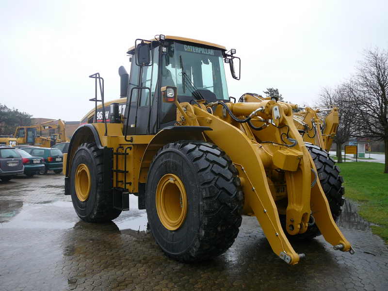 CAT 966H.jpg