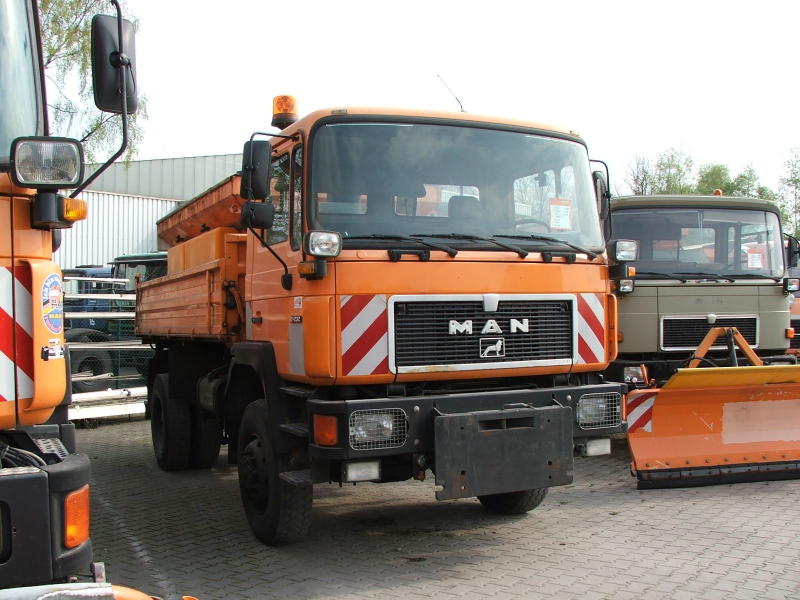 Winterdienst MAN F90 Streuer (2).jpg