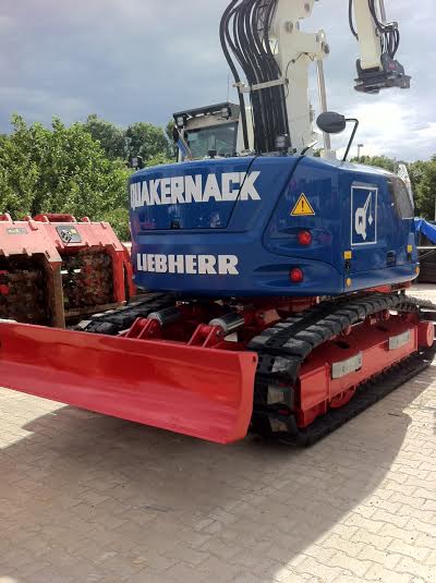 R 914 Compact - Quakernack 3.jpg