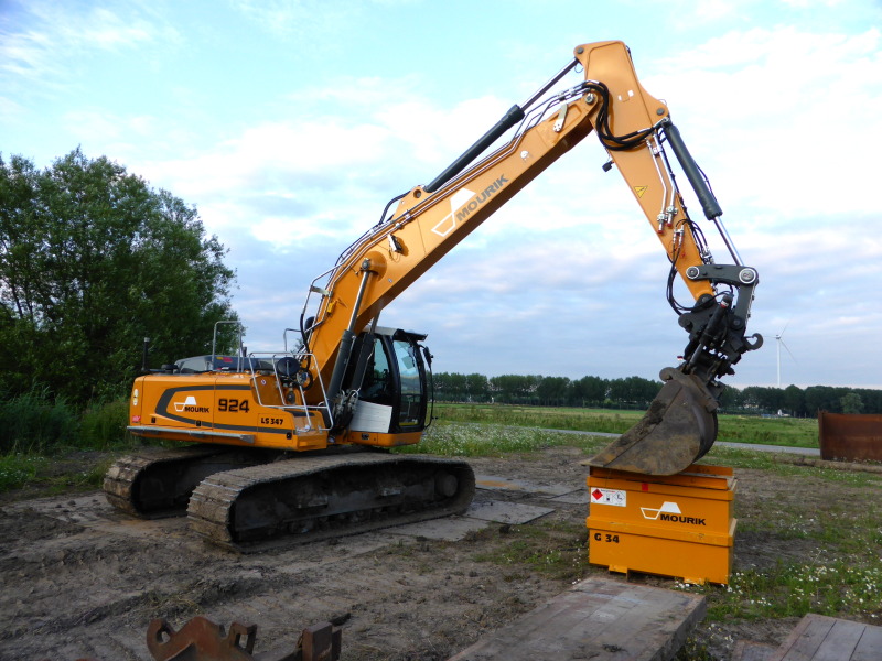 Mourik R 924 (c).jpg