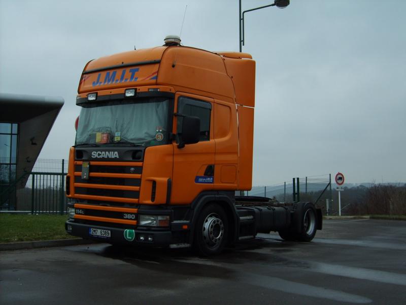 scania-000-001.jpg