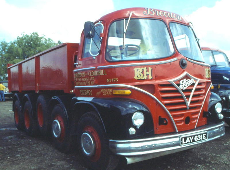 Foden 4 Achser rot-schwarz (3).jpg