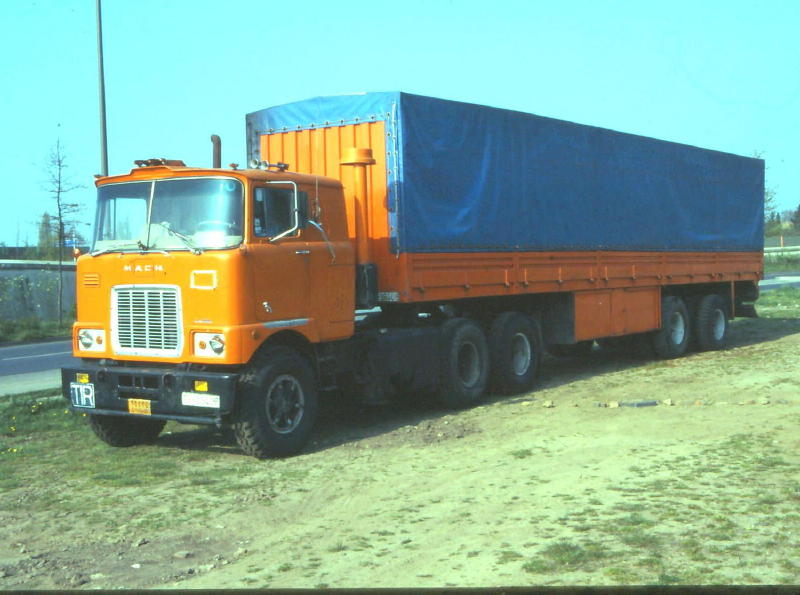 Mack PlSz Orange (3).jpg