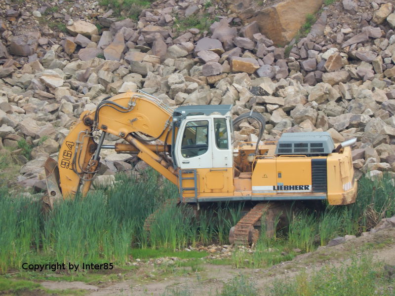R 964 B HL 1.jpg