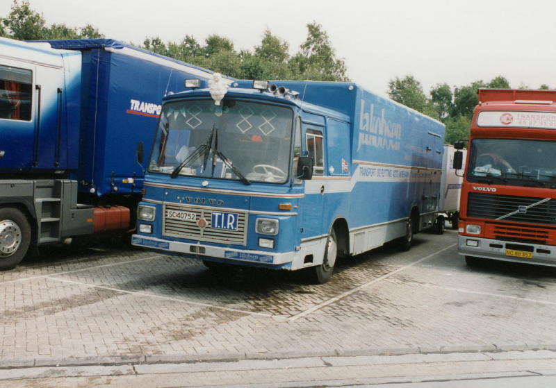 VOLVO Jacobsen Rallye-Transport-Bus (2).jpg