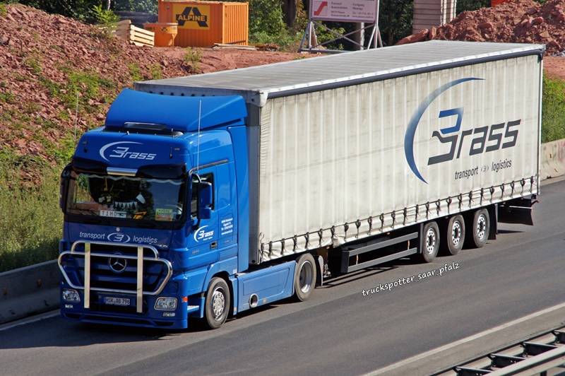 Actros Brass DSC08335.jpg