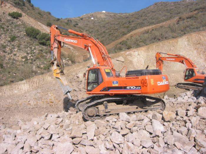 DAEWOO 470.2.jpg