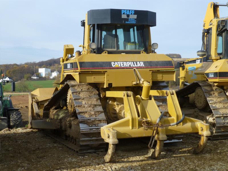 K800_Caterpillar D6R XL  Pfaff 1.jpg