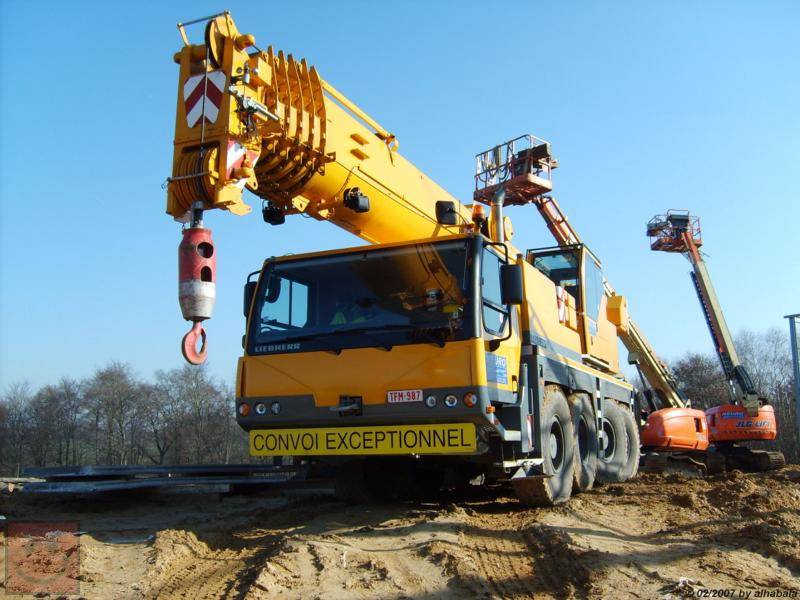 ©Liebherr LTM 1070-2005-01.jpg