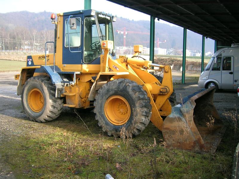 Komatsu 180.jpg