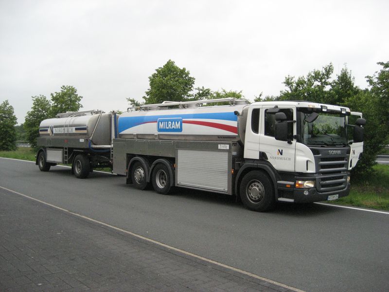 milchtanker milram scania.jpg