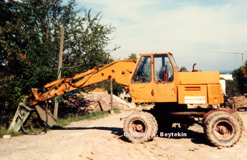 Atlas_Mobilbagger_1986.jpg