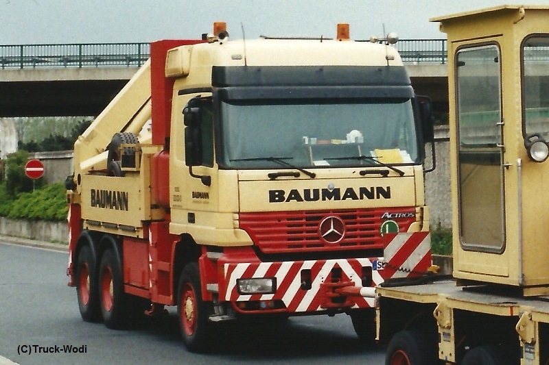 Baumann MB Actros1 3353L 2003 05 09 RS AllertalWEB.jpg