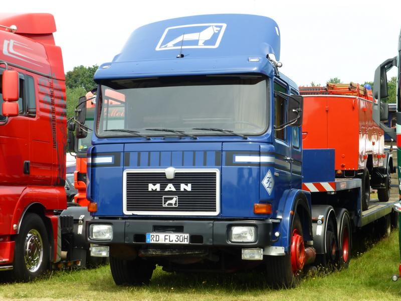 K800_MAN F8 22.261 SZM Blau 1.jpg