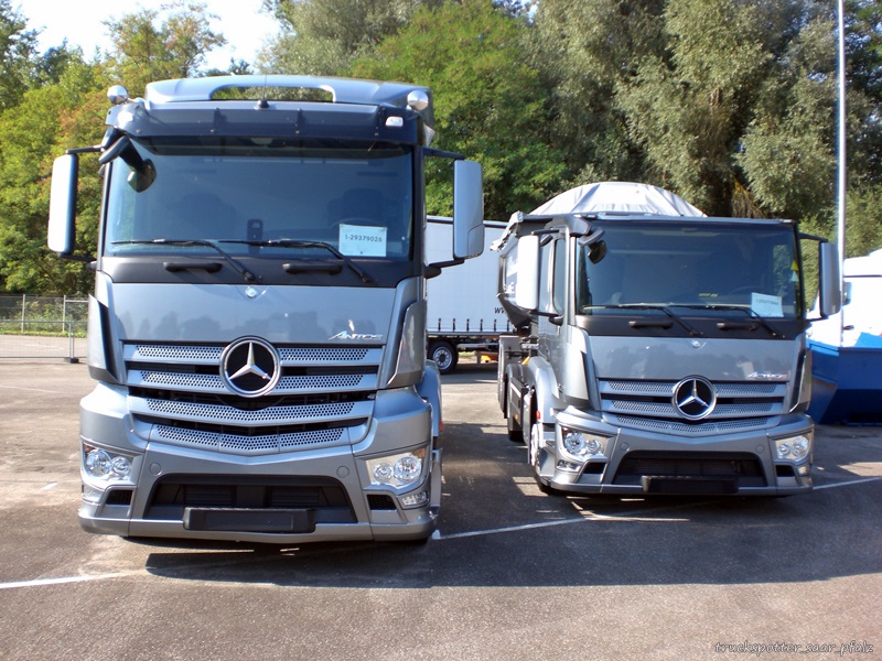 Antos Actros BIC CIMG9263.jpg