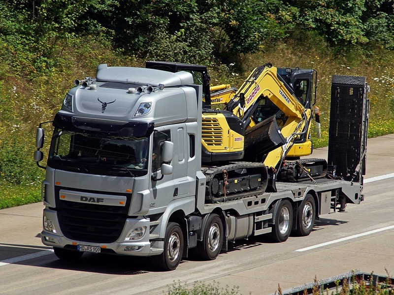 DAF CF Baumaschinentransporter DSC06456.jpg