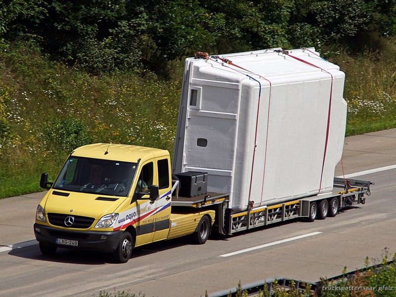 MB Sprinter Minisattel Aquacomet DSC06128.jpg