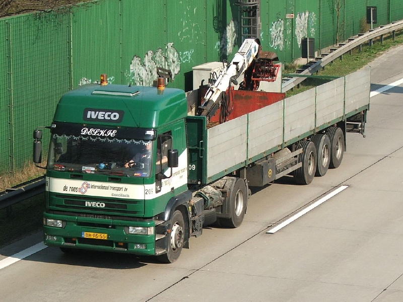 De Roos Iveco Eurotech (2).jpg