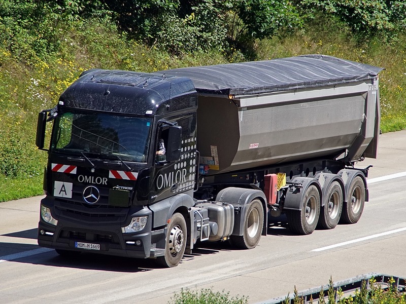 Actros Omlor DSC05827.jpg