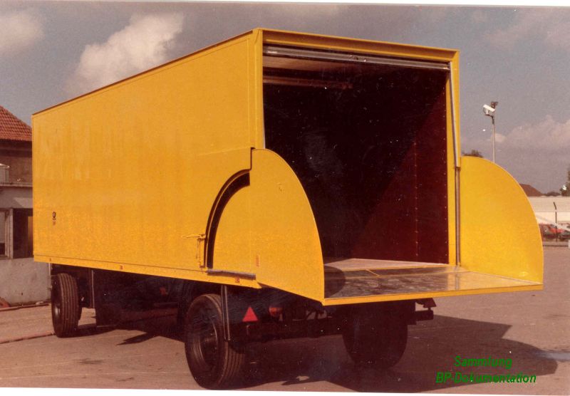 BP 55 - 3361ba__Spezialanh. f.Bücher des Bertelsmann-Verlages, Werksgelände KÖGEL 1984.jpg