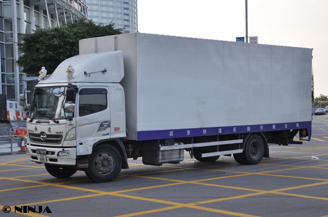 Hino_500_GF_1728_4x2_Cargo_12_resize.jpg