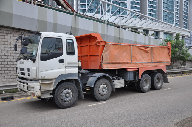 Isuzu_CYH_8x4_S1_09_resize.jpg